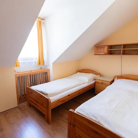 Gæstehus Penzion Una 3*